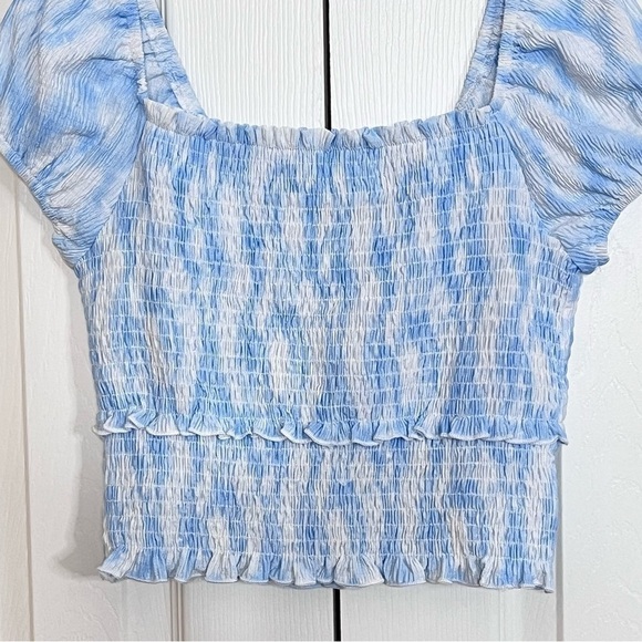 NWT Lush Blue White Tie Dye Elastic Ruffle Cap Sleeve Crop Top Size Small - Picture 2 of 8